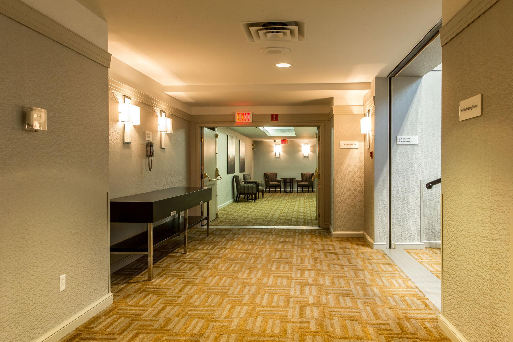 Courtyard By Marriott Kitchener Hotel Kültér fotó
