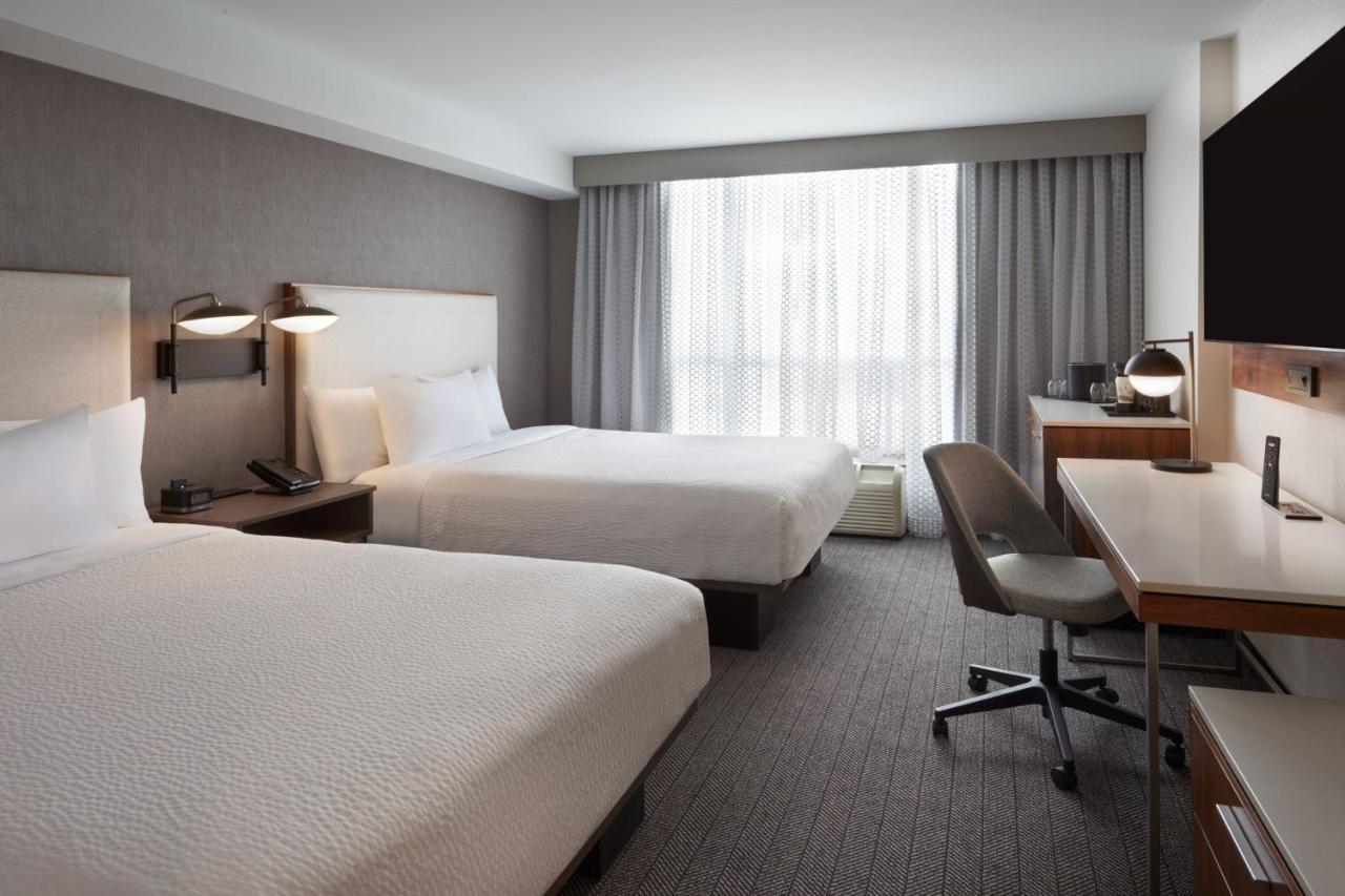Courtyard By Marriott Kitchener Hotel Kültér fotó