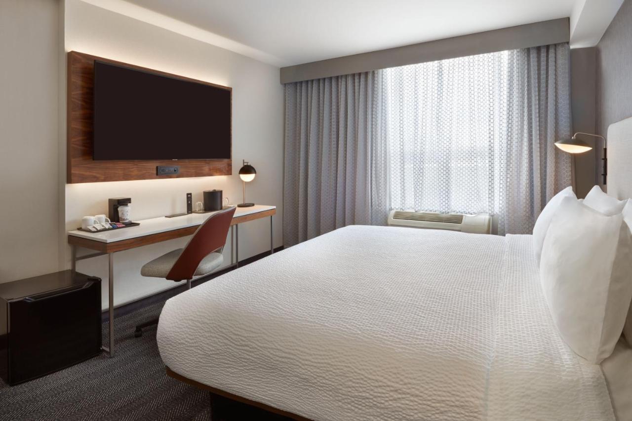 Courtyard By Marriott Kitchener Hotel Kültér fotó