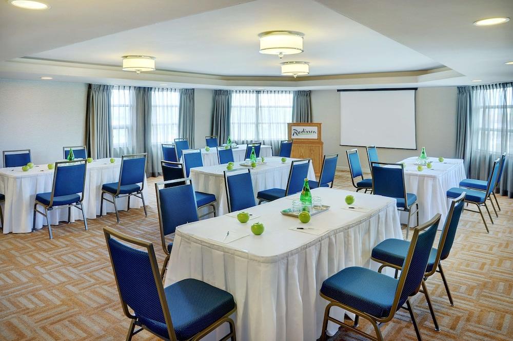 Courtyard By Marriott Kitchener Hotel Kültér fotó